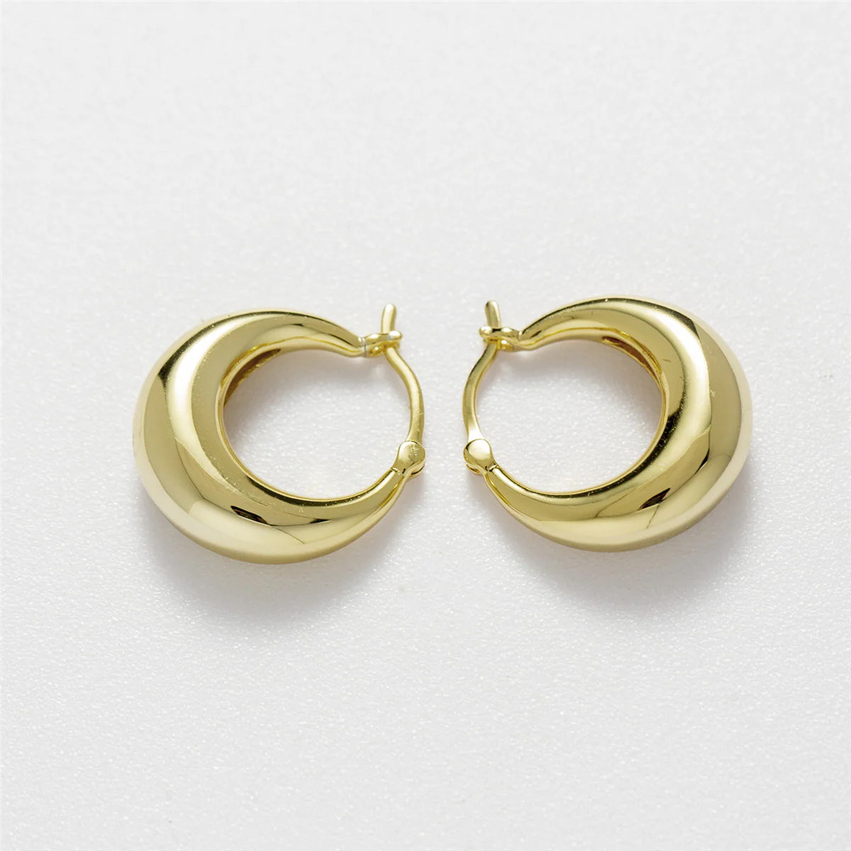Jacqueline 18k White Gold Plated 21mm Chunky Hoop Earrings - Image 14