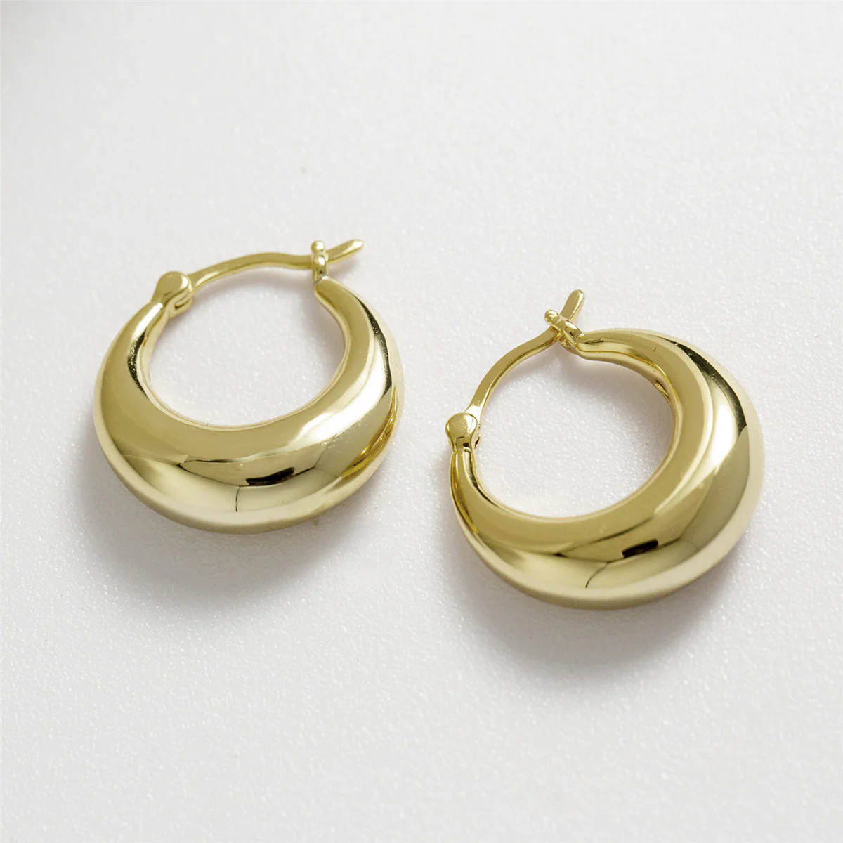 Jacqueline 18k White Gold Plated 21mm Chunky Hoop Earrings - Image 15