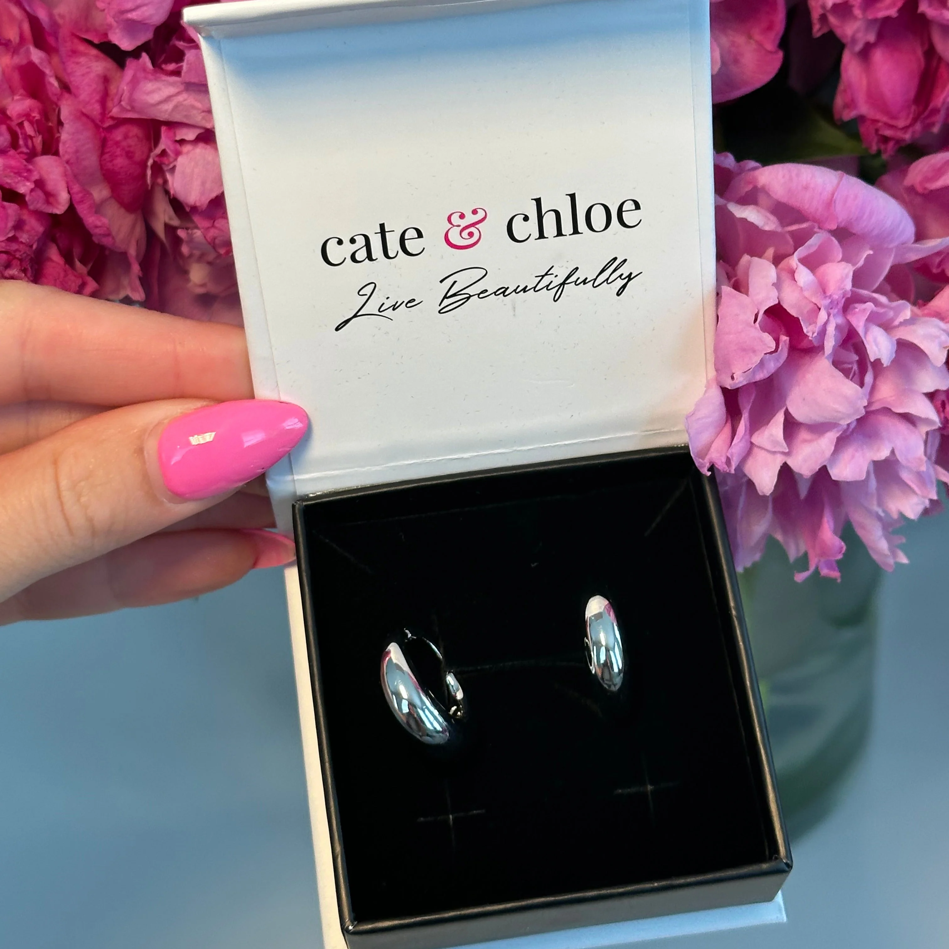 Jacqueline 18k White Gold Plated 21mm Chunky Hoop Earrings - Image 6