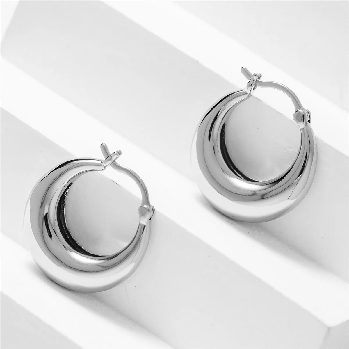 Jacqueline 18k White Gold Plated 21mm Chunky Hoop Earrings - Image 9