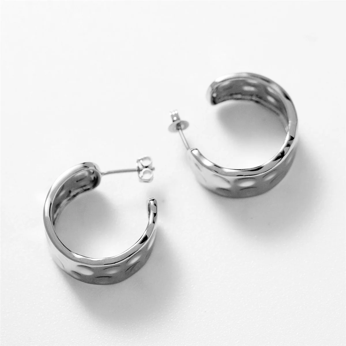 Letty 18k White Gold Plated 21mm Half Hoop Earrings - Image 8